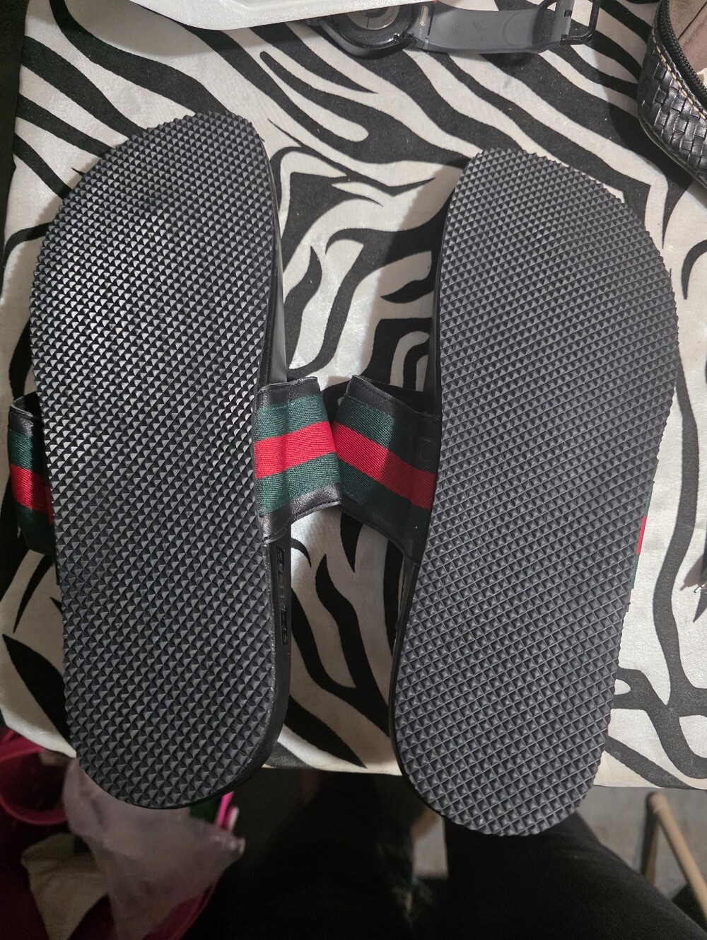 Gucci Black Leather Slides with Green and Red Web Stripe and Gold Double G - Picture 2 of 3